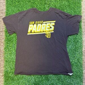 Vintage Y2K San Diego Padres brown Spellout graphic tee shirt
